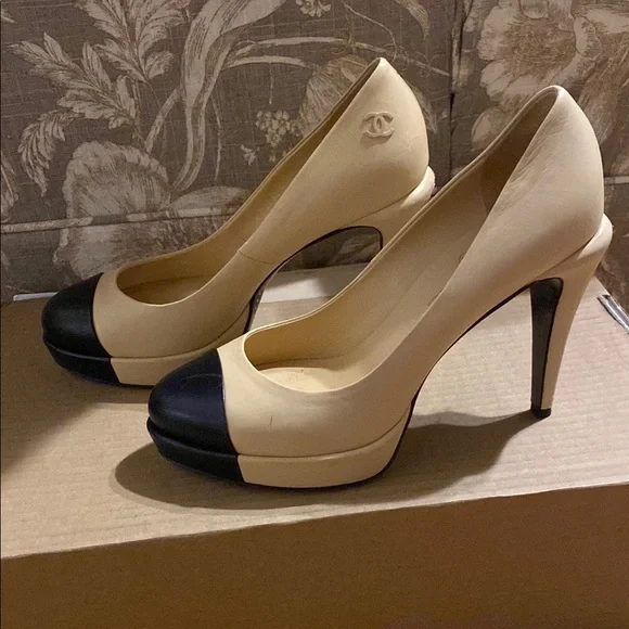 Chanel Beige and Black Women's Shoes - Picture 2 of 7